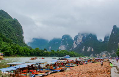 桂林阳朔漓江山水风光