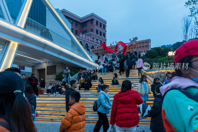 夜色下的福州烟台山漫步街区