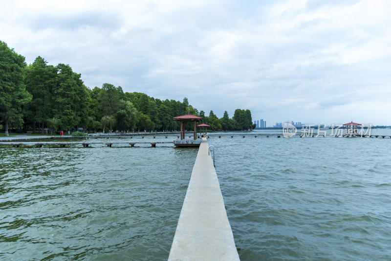 武汉东湖风景区听涛泳场景点