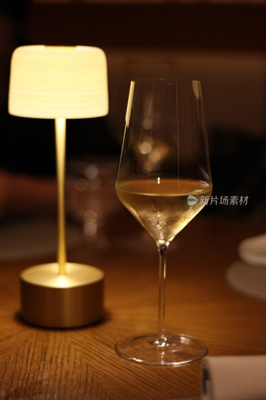 灯光葡萄酒晚宴正餐晚餐仪式感