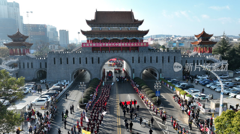 穿城跑健身活动迎接新年