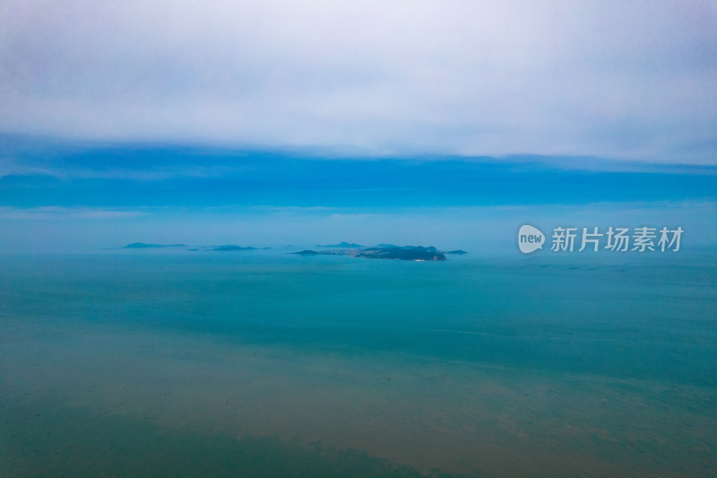 蓝色海洋自然风光大海岛屿航拍摄影图