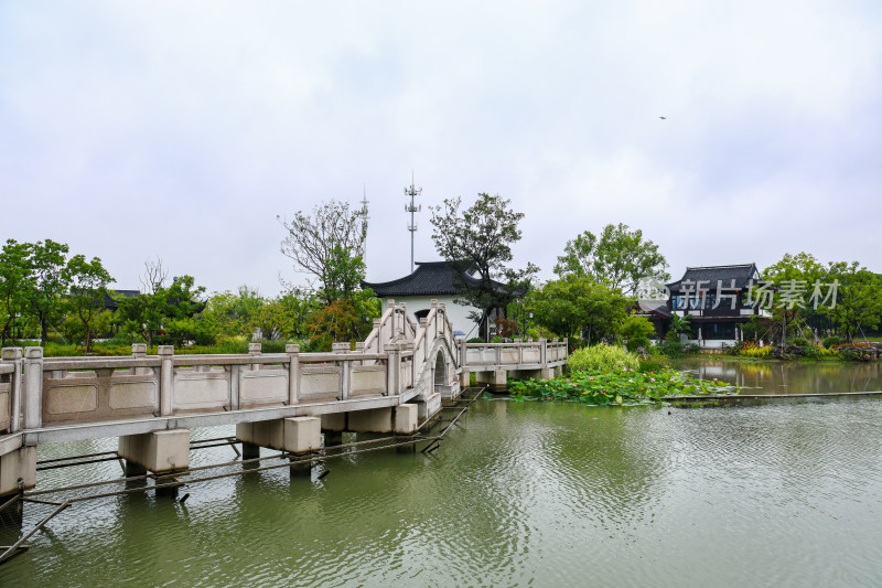 梅雨季节的苏州昆山亭林园