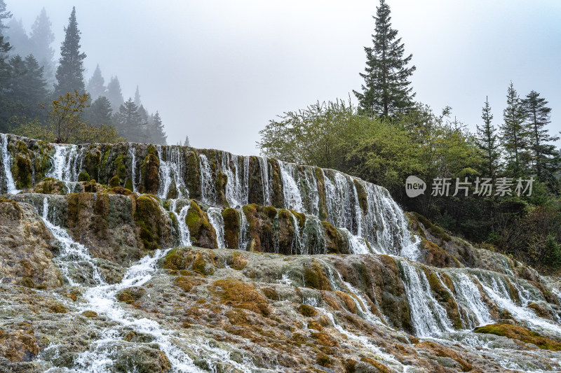 四川阿坝藏族羌族自治州黄龙风景区