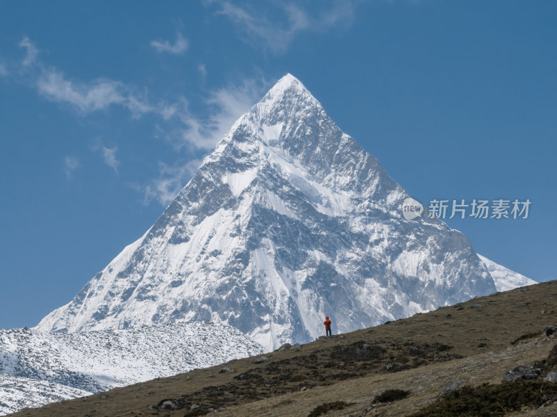 西藏山南洛扎秘境库拉岗日白马林措航拍