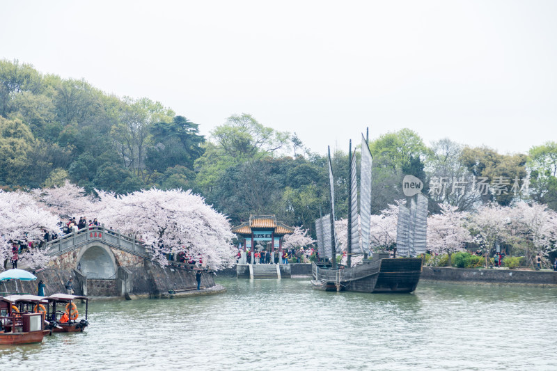 太湖上的古船