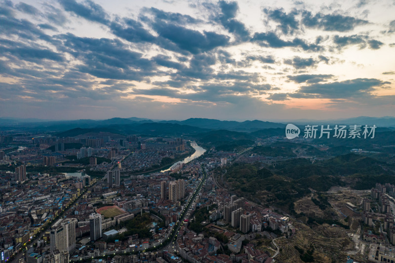 城市夜幕降临晚霞夕阳航拍