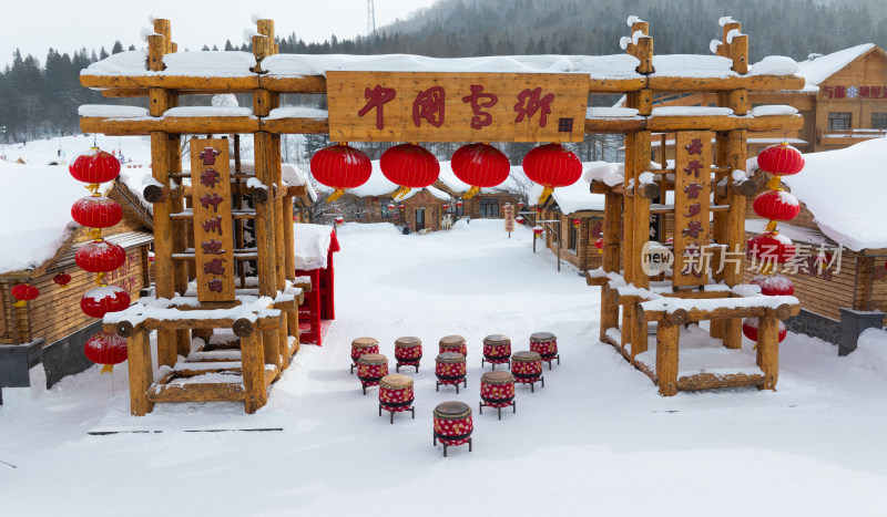 中国雪乡，雪夜里的童话小镇