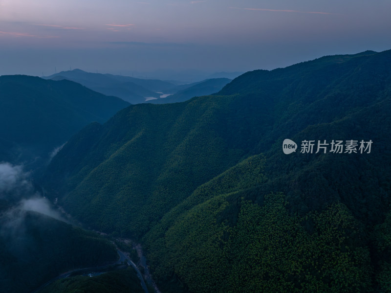 航拍浙江杭州临安区龙门秘境石门村山间村落