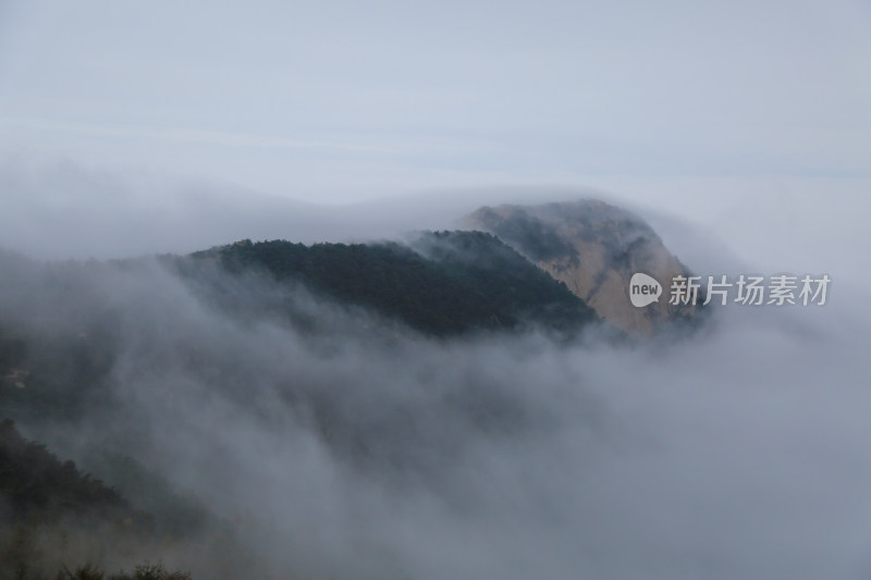 云海 山峰 山峦 山东 泰山