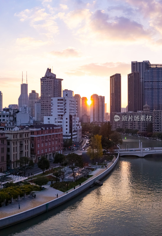 航拍上海浦江日落美景