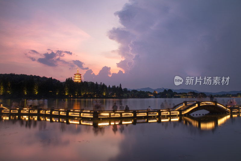 杭州西湖十景雷锋夕照晚霞日落