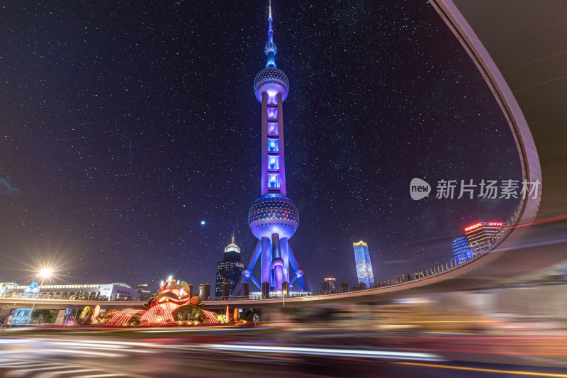 上海东方明珠塔与星空银河