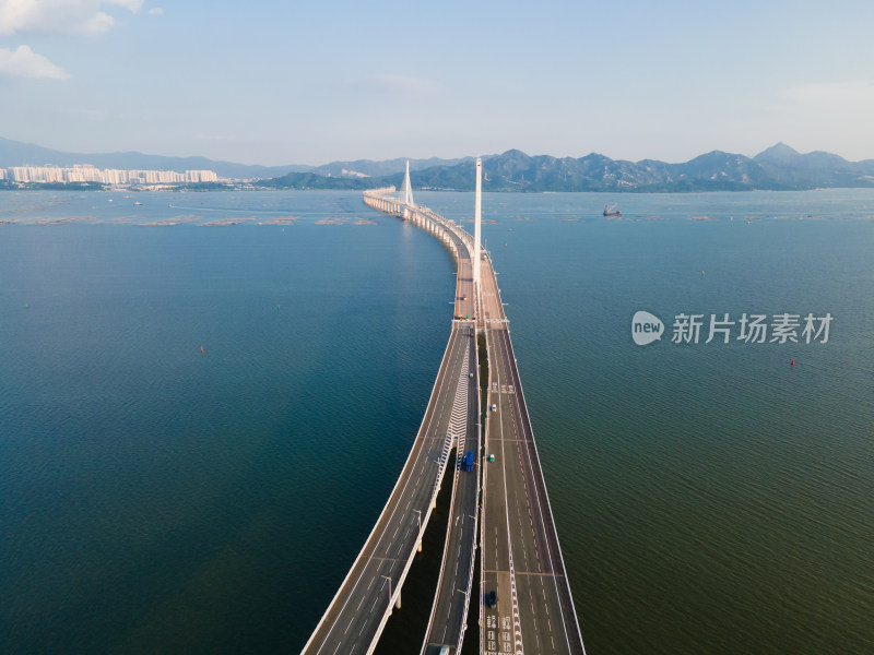 航拍广东深圳湾大桥夕阳风光 跨海大桥