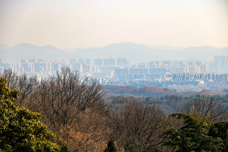 南京中山陵视角远眺南京市城区