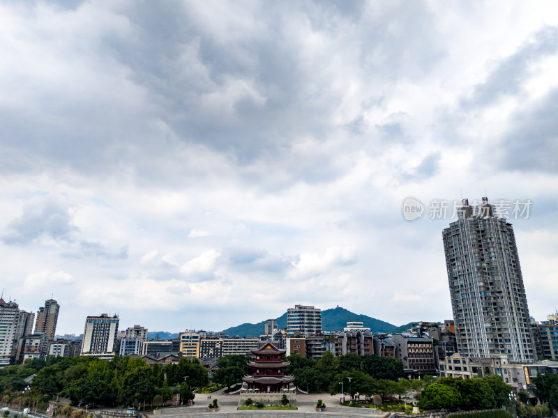 四川宜宾城市风光天空航拍图