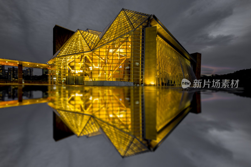 深圳市民中心的书城图书馆和音乐厅