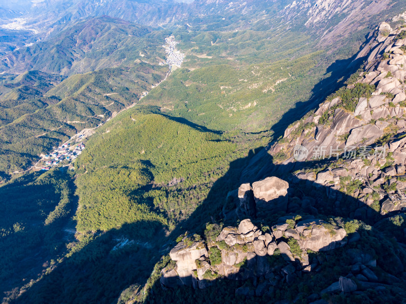 祖国大好河山灵山航拍图