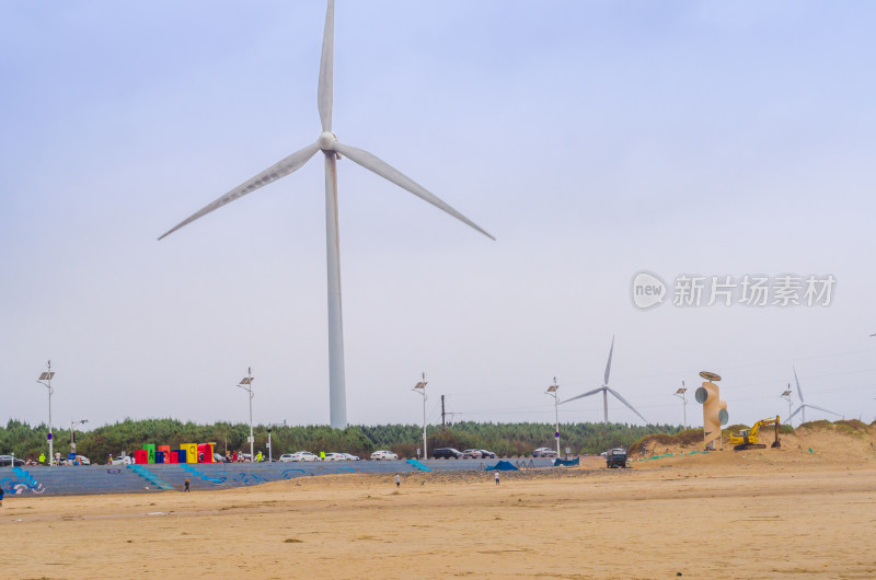 福建平潭岛海边的风力发电机