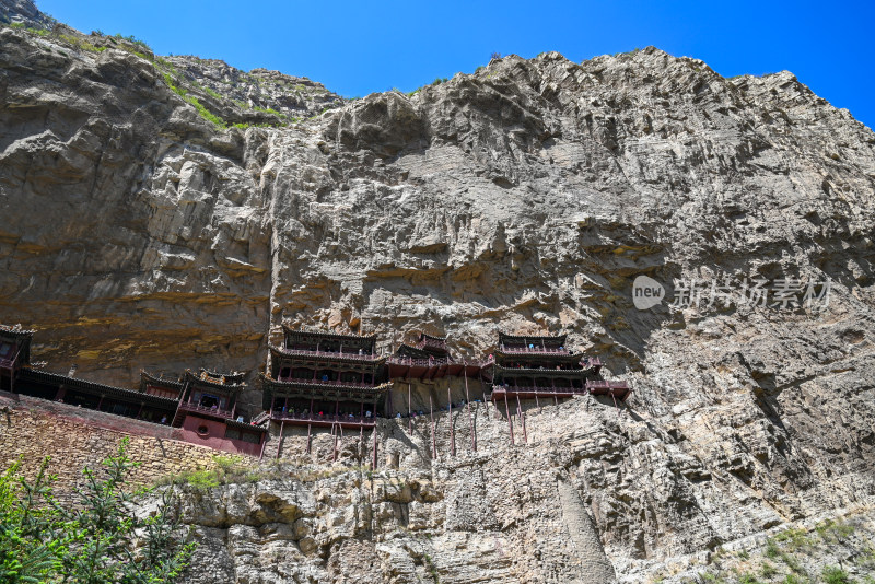 远眺山西悬空寺 建筑与自然的完美融合