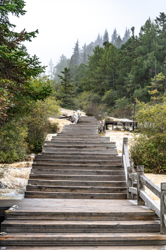 四川阿坝藏族羌族自治州黄龙风景区