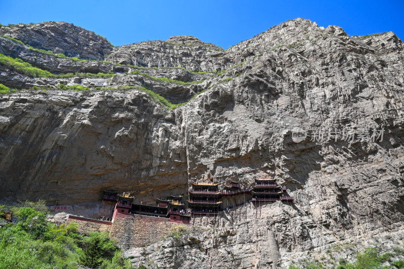 远眺山西悬空寺 建筑与自然的完美融合