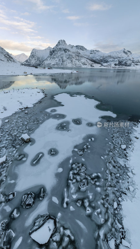 挪威罗弗敦群岛北极圈雷纳冬季雪景高空航拍