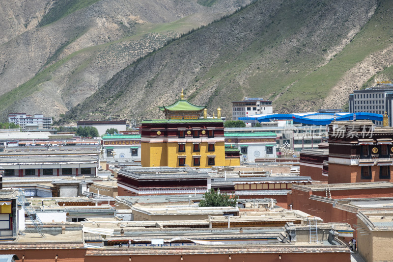 甘肃甘南州拉不楞寺镇景区贡唐宝塔航拍