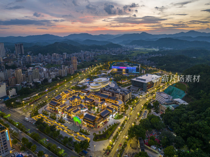 窦州里夜景航拍照片