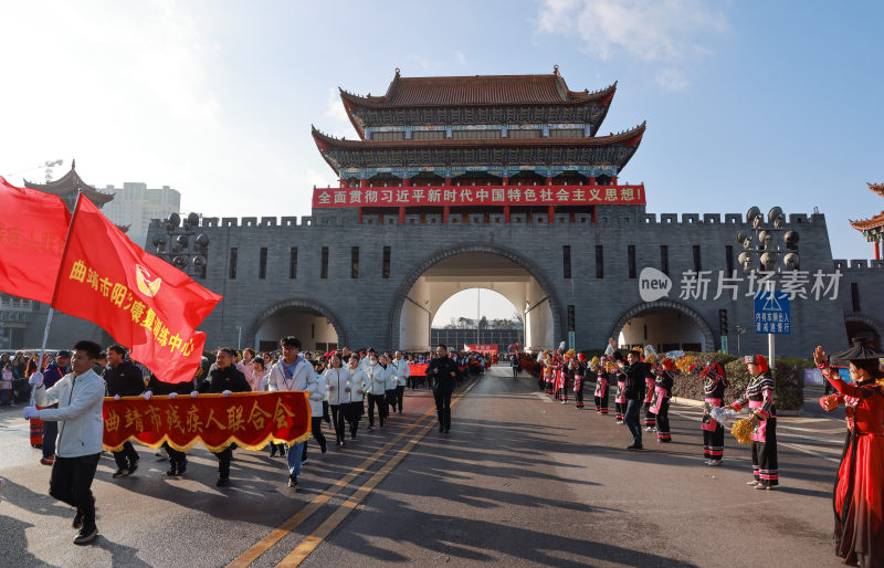 穿城跑健身活动迎接新年