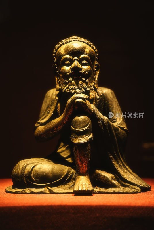 禅意佛像雕塑特写