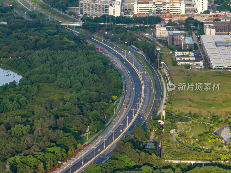 深圳福田南山城市绿洲与高楼林立街道航拍