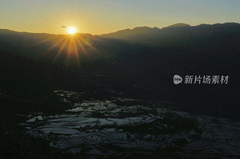 红河元阳梯田，大瓦遮梯田，日落时分