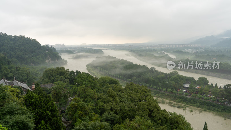 成都都江堰景区雨季的风景及游客