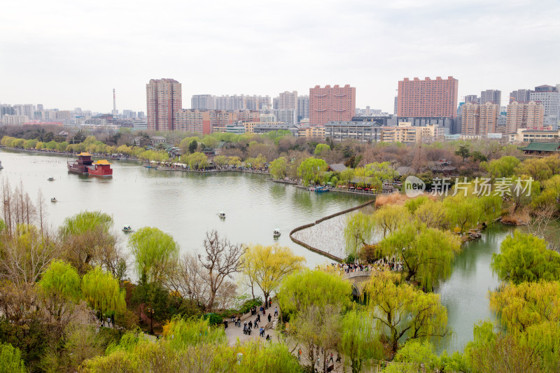 济南城市风光和大明湖公园