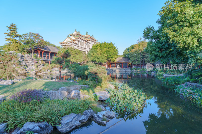 佛山顺峰山公园粤剧大观园传统岭南园林湖景