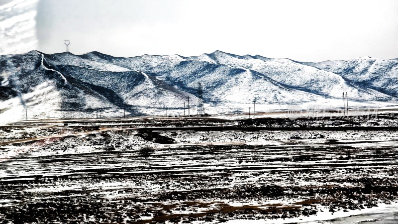 雪后山脉旷野全景