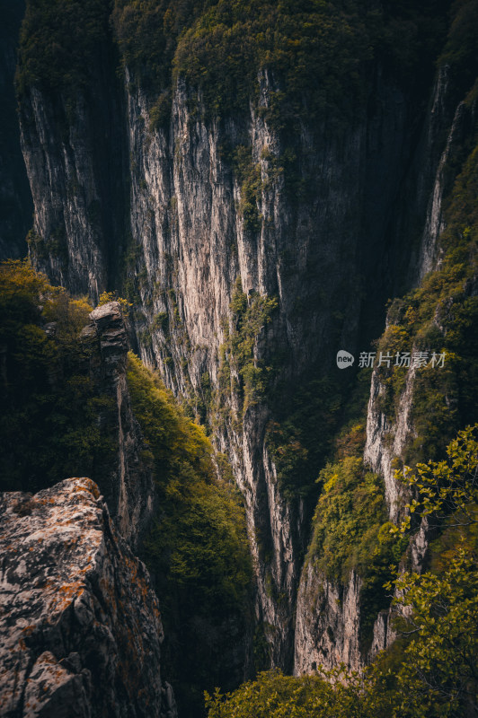 太行山山谷岩石悬崖自然风景