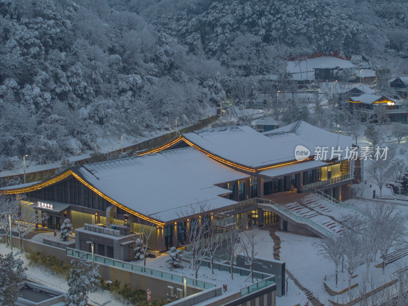 岳麓山西大门雪景