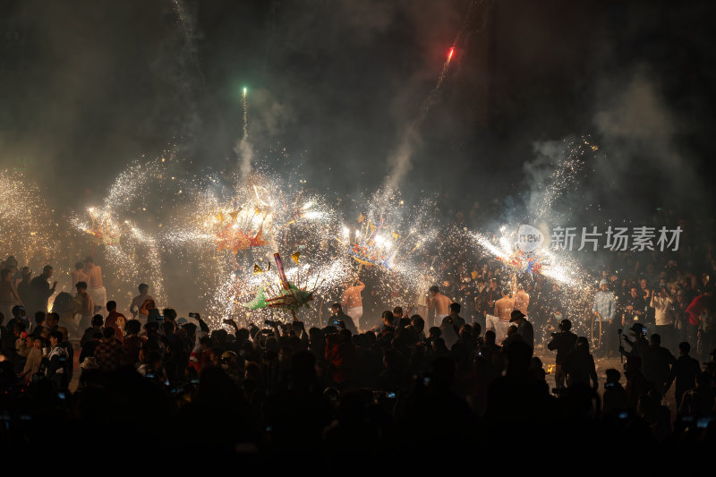 广东梅州中国非遗顺丰火龙狂舞夜焰火龙腾