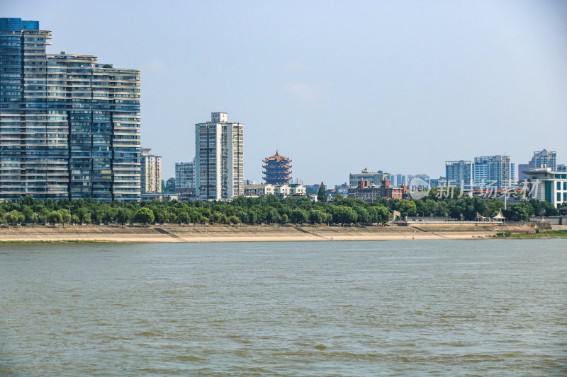 湖北武汉长江江滩沿线风景