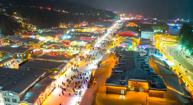 中国雪乡，雪夜里的童话小镇