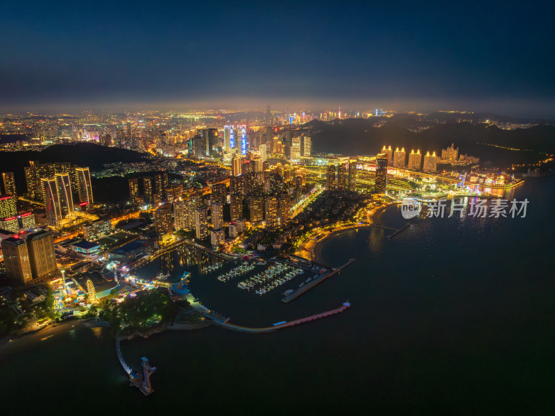 俯瞰大连城市海湾夜景