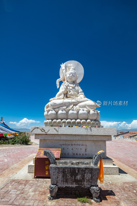 青海雕像