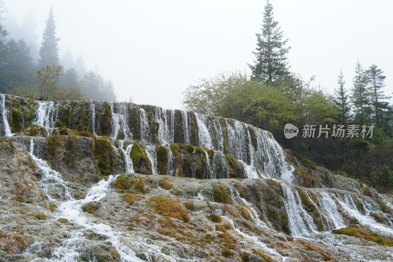 四川阿坝藏族羌族自治州黄龙风景区