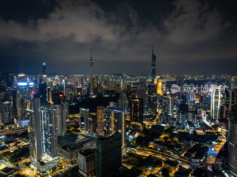 马来西亚吉隆坡莫迪卡石油双子塔日落夜景