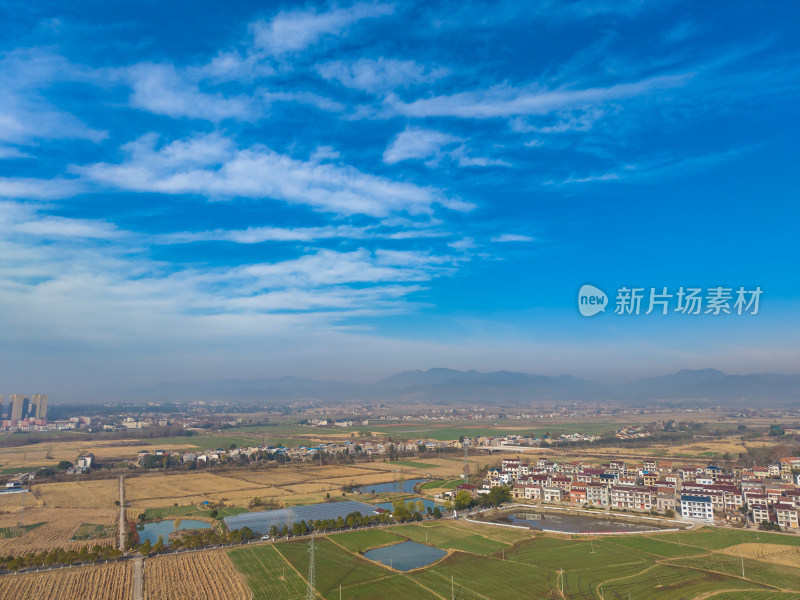 乡村田野城市远景航拍