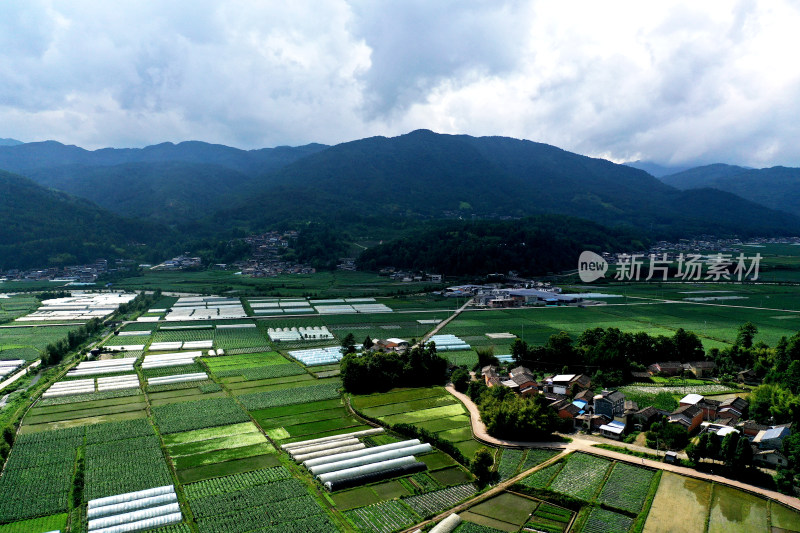 山间田野风光