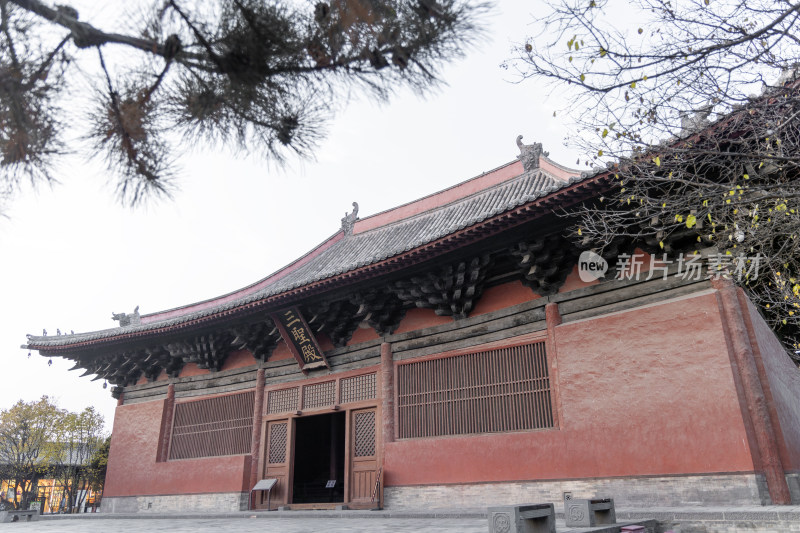 山西大同辽金古建善化寺三圣殿