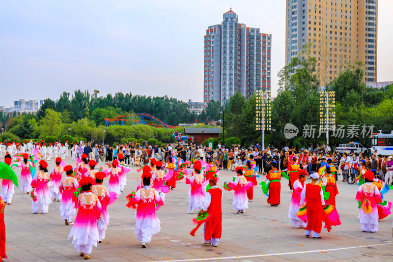 呼伦贝尔市成吉思汗广场文娱活动广场舞